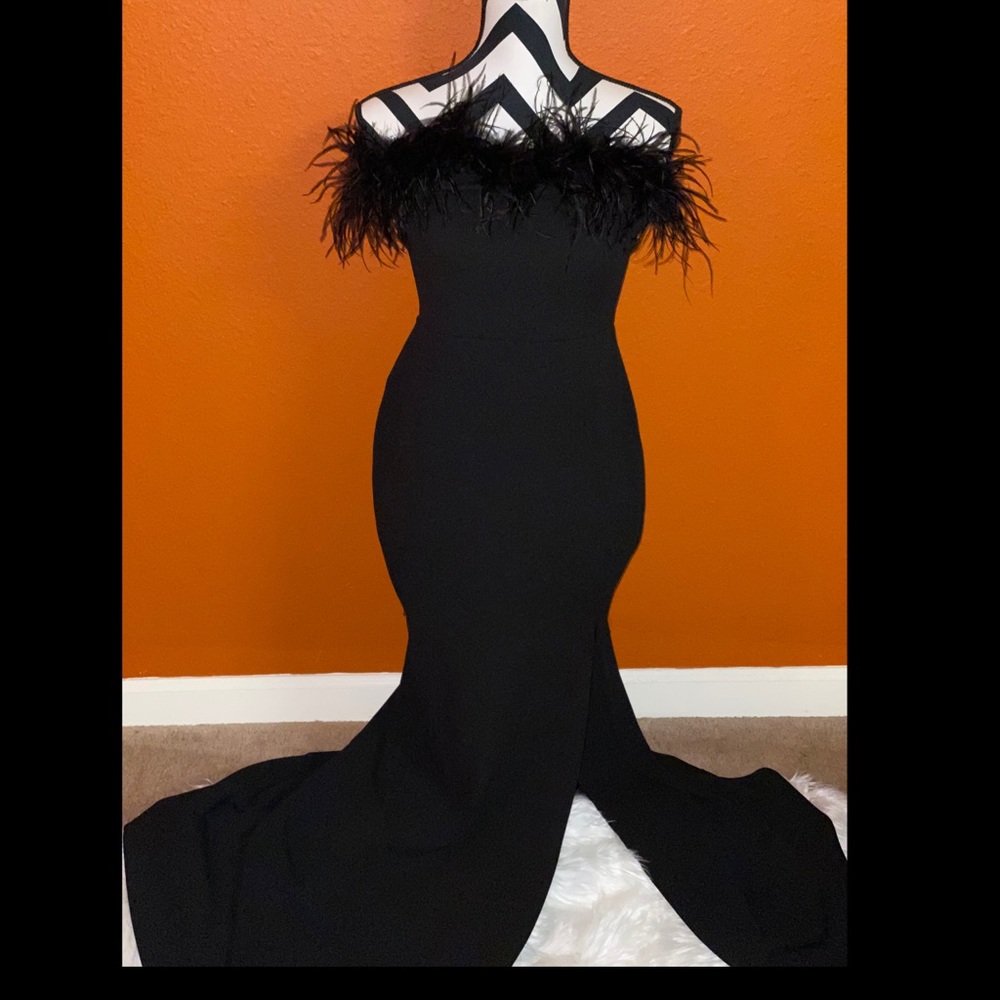 Windsor Black Feather Strapless Formal Prom Dress